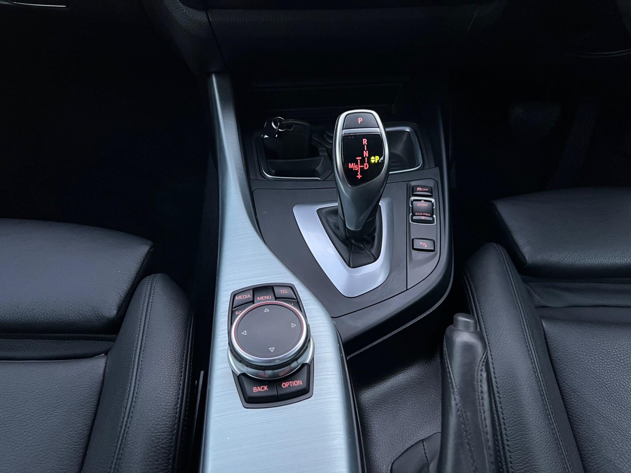 BMW 2 Series view 24