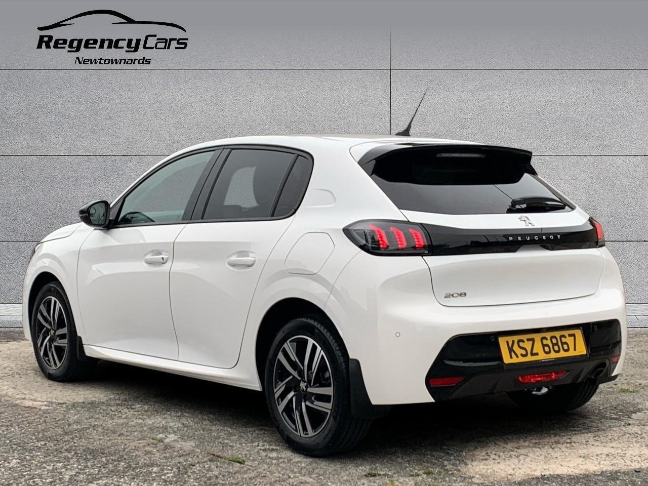 Peugeot 208 view 4