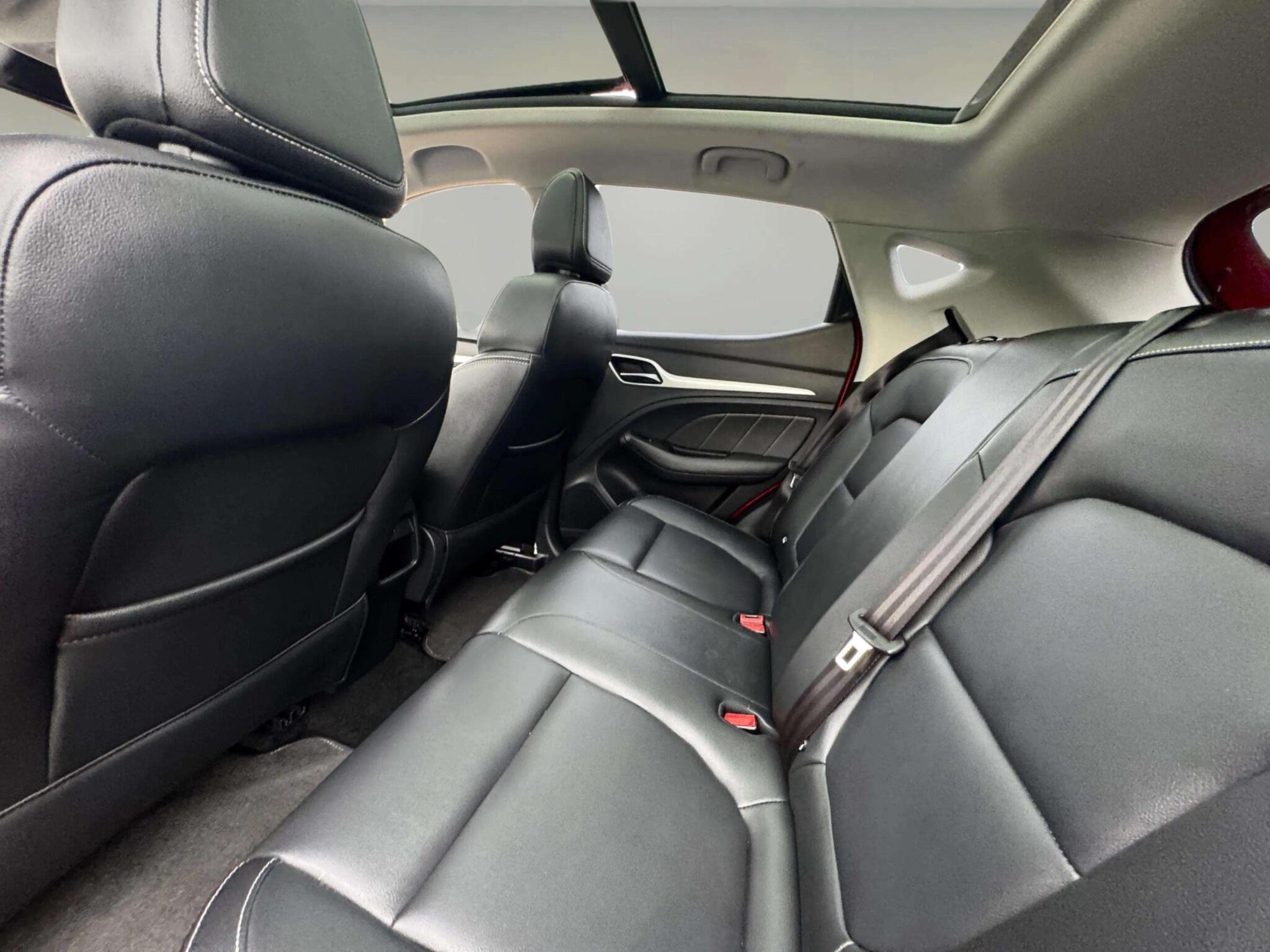 MG ZS view 37