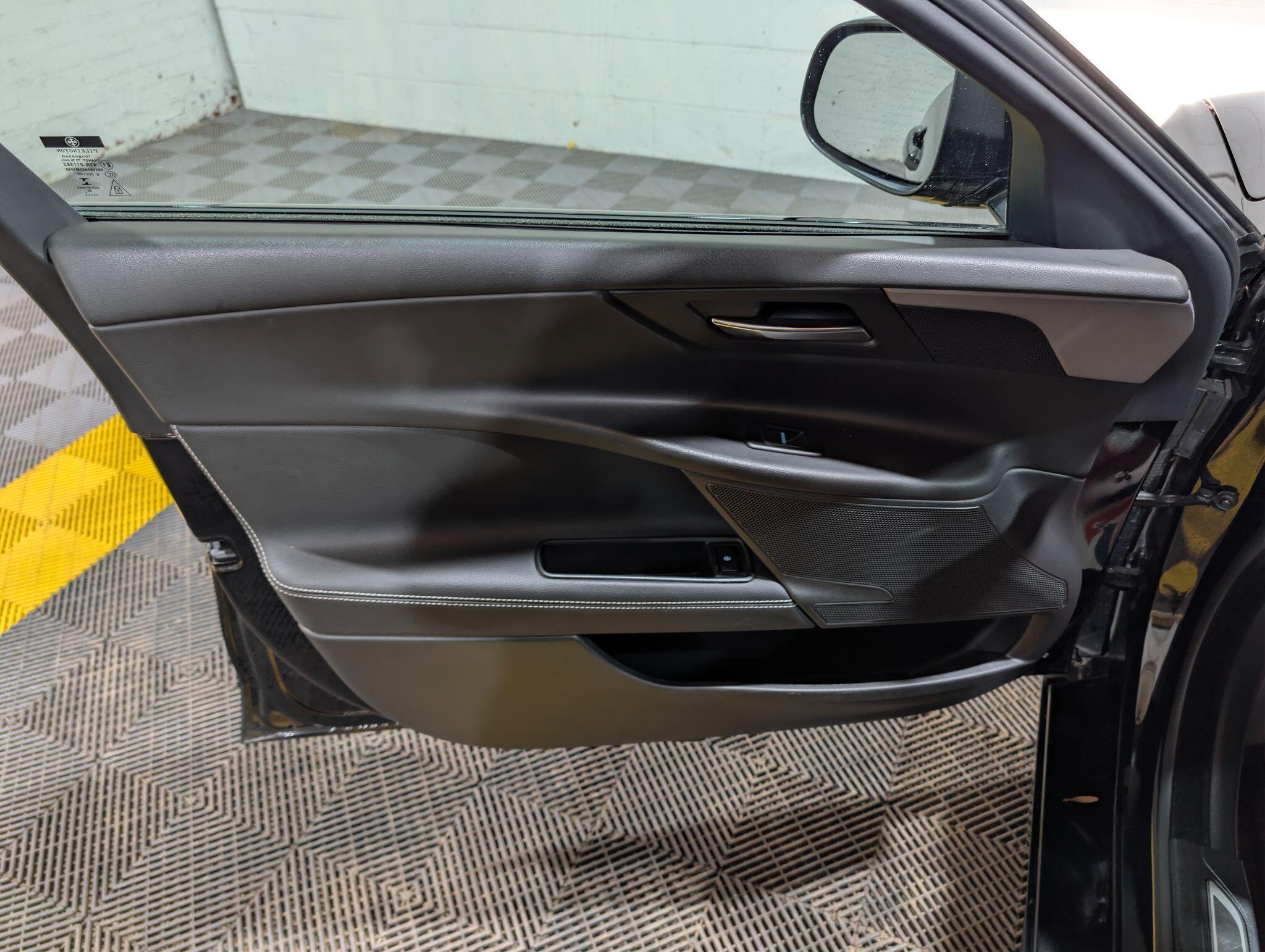 Jaguar Xe view 65