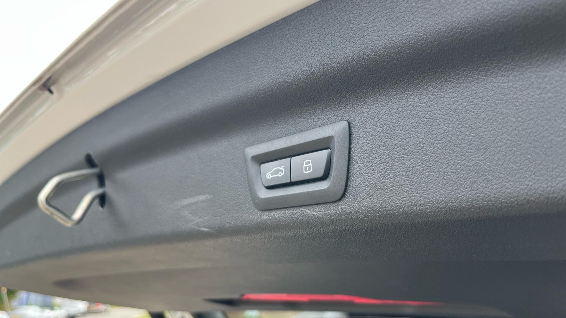 BMW iX1 view 27