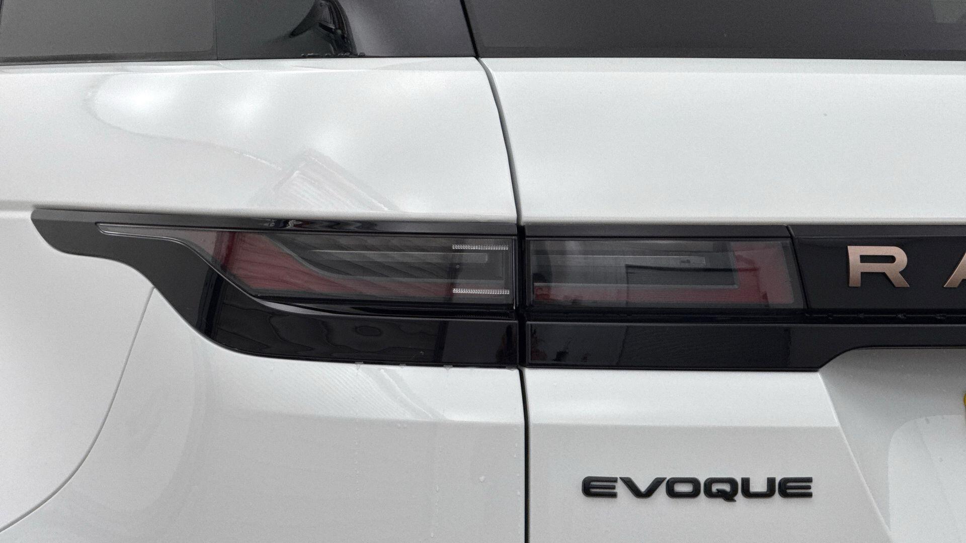 Land Rover Range Rover Evoque view 19