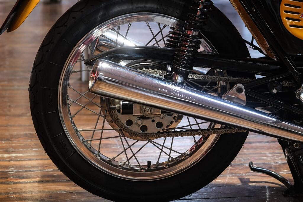 Ducati 750 view 4