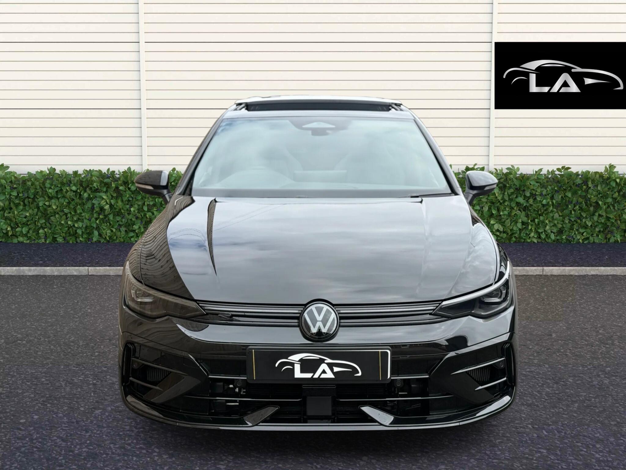 Volkswagen Golf view 4