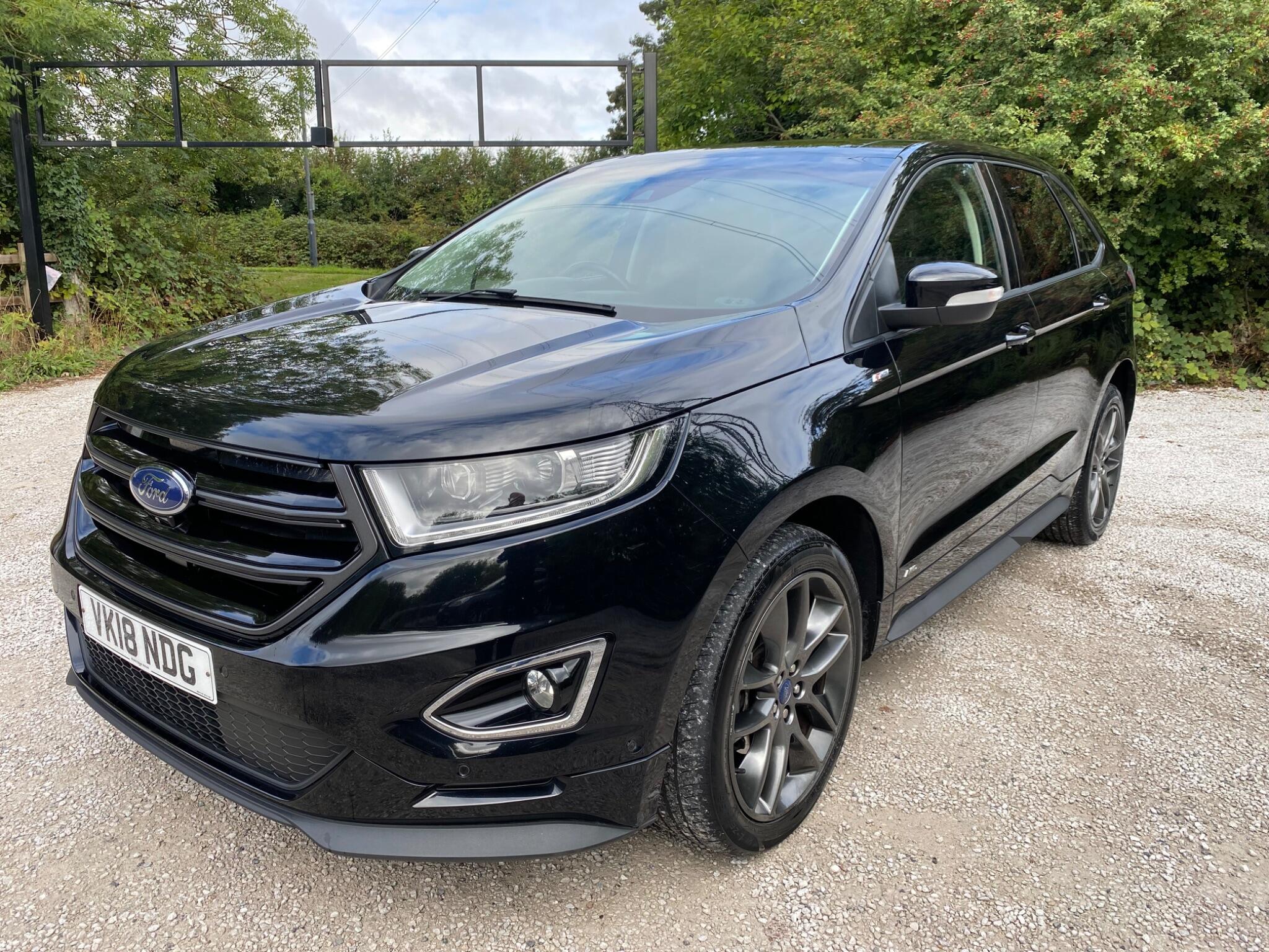 Ford Edge view 3