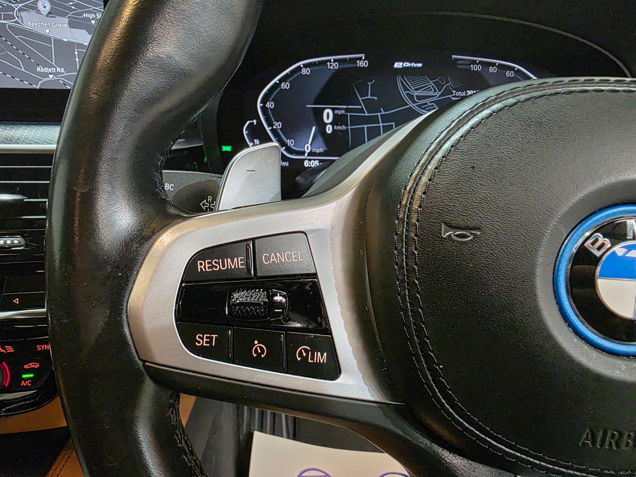 BMW 5 Series view 25