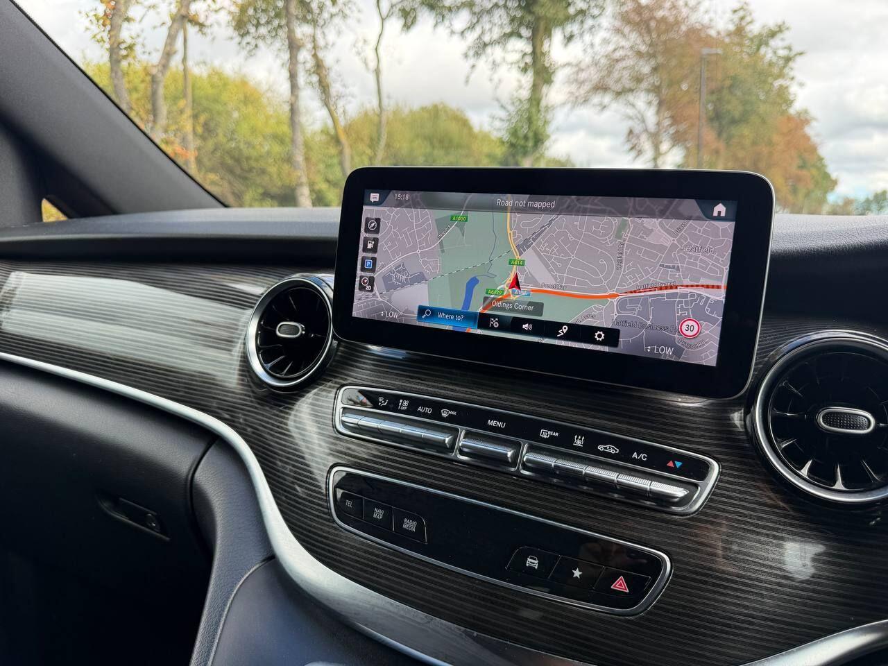 Mercedes-Benz Eqv view 50