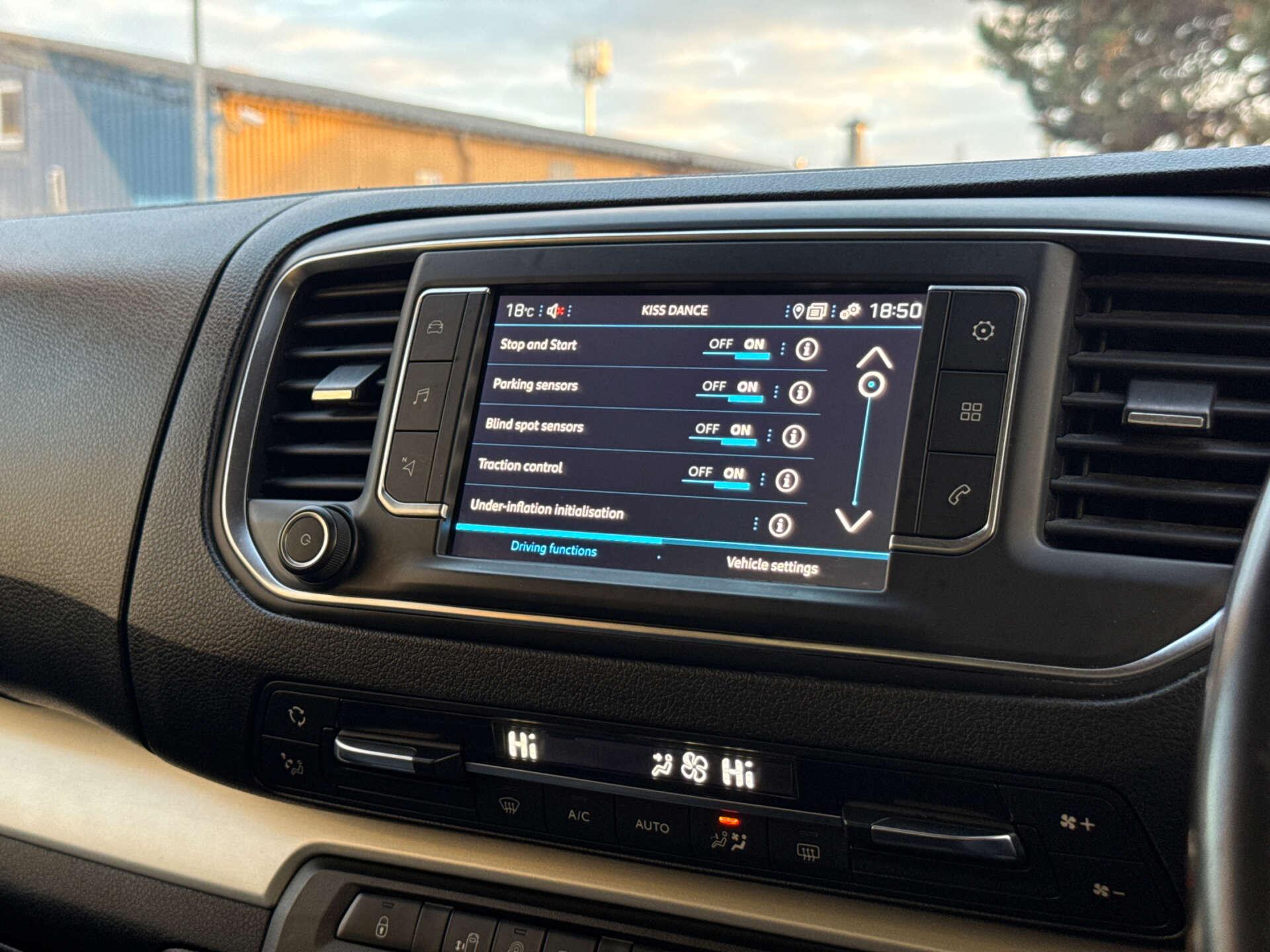Peugeot Traveller view 52