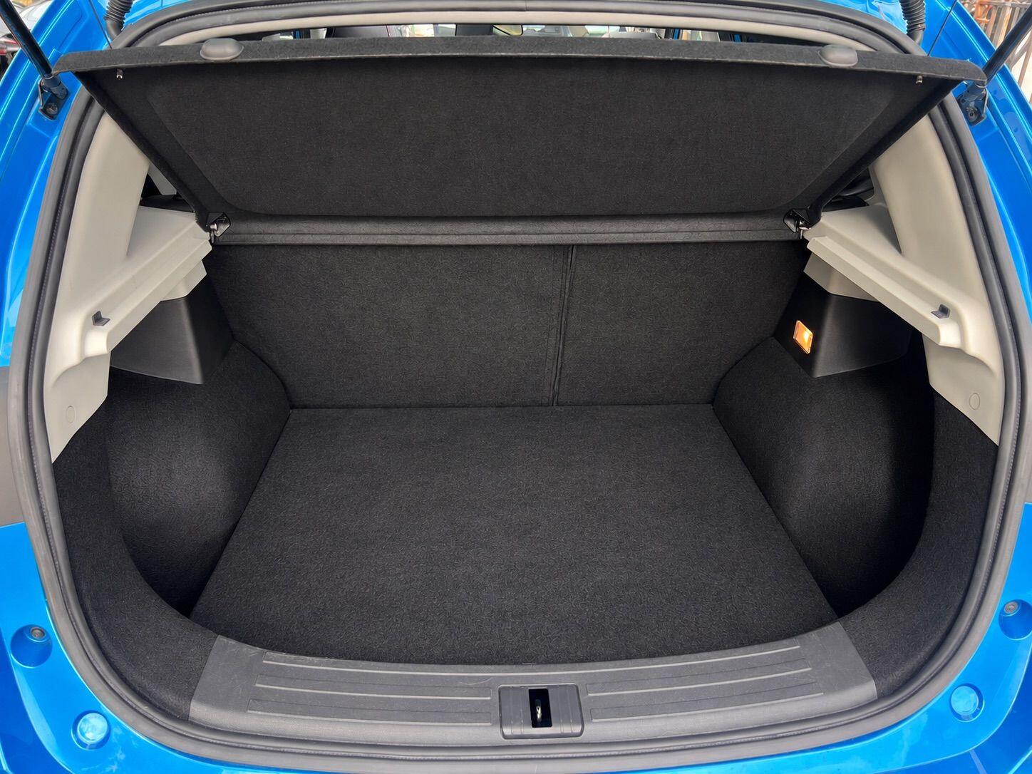 MG ZS view 34