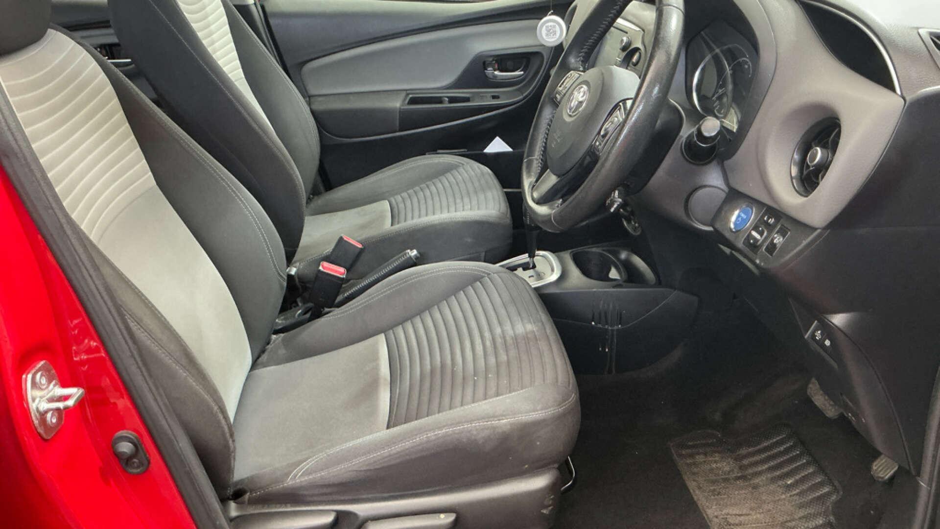 Toyota Yaris view 11