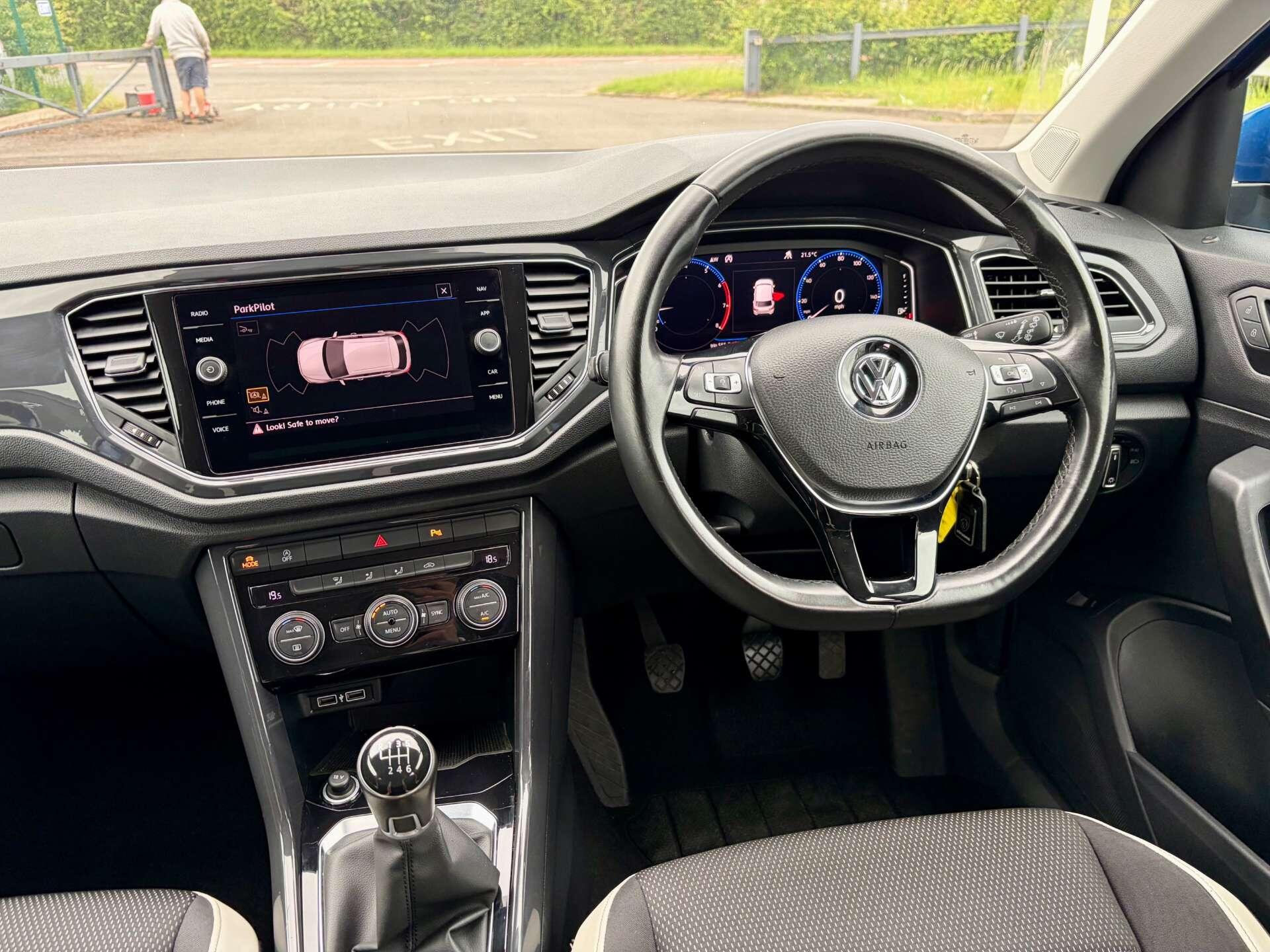 Volkswagen T-Roc view 2