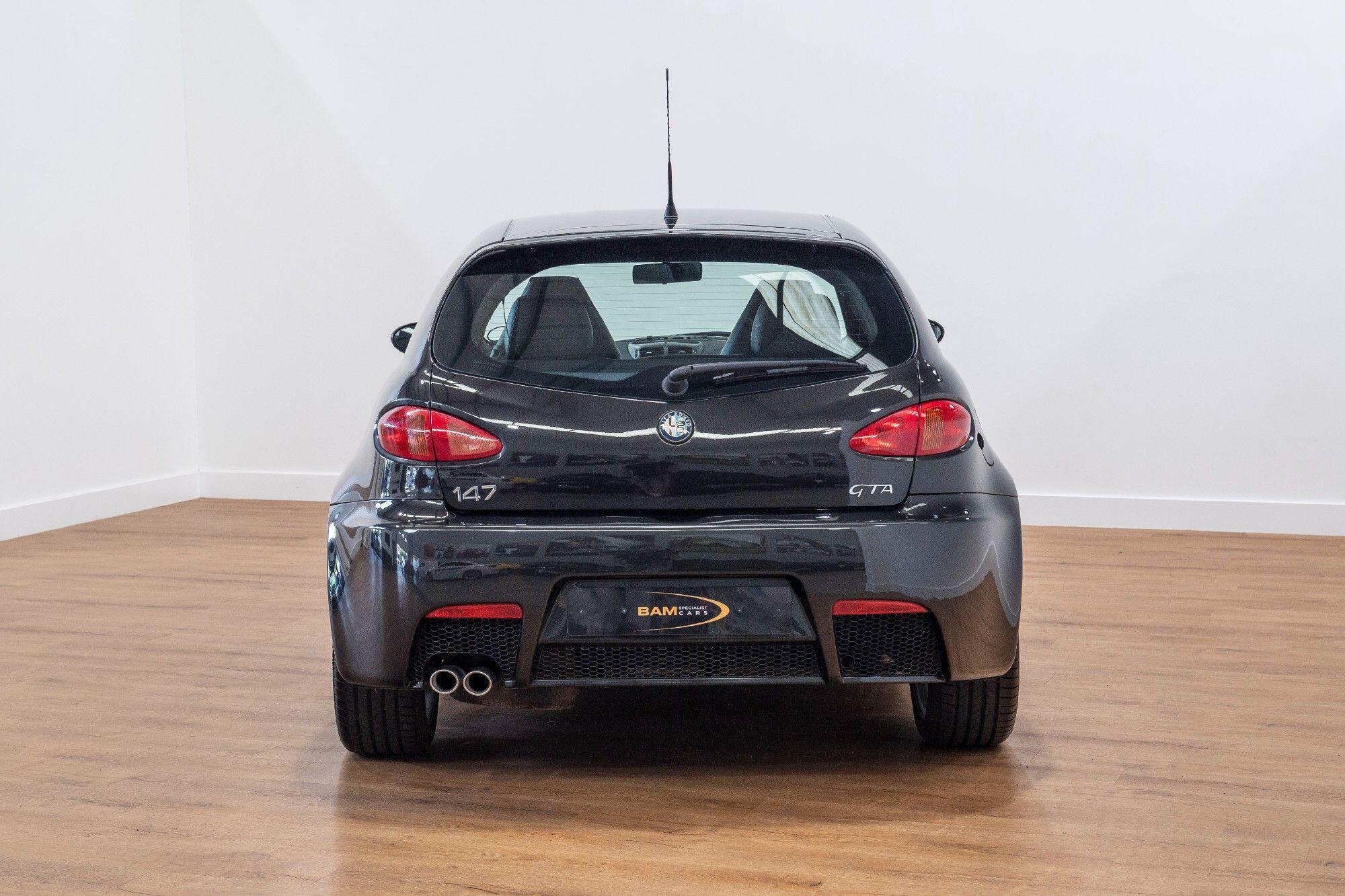 Alfa Romeo 147 view 6