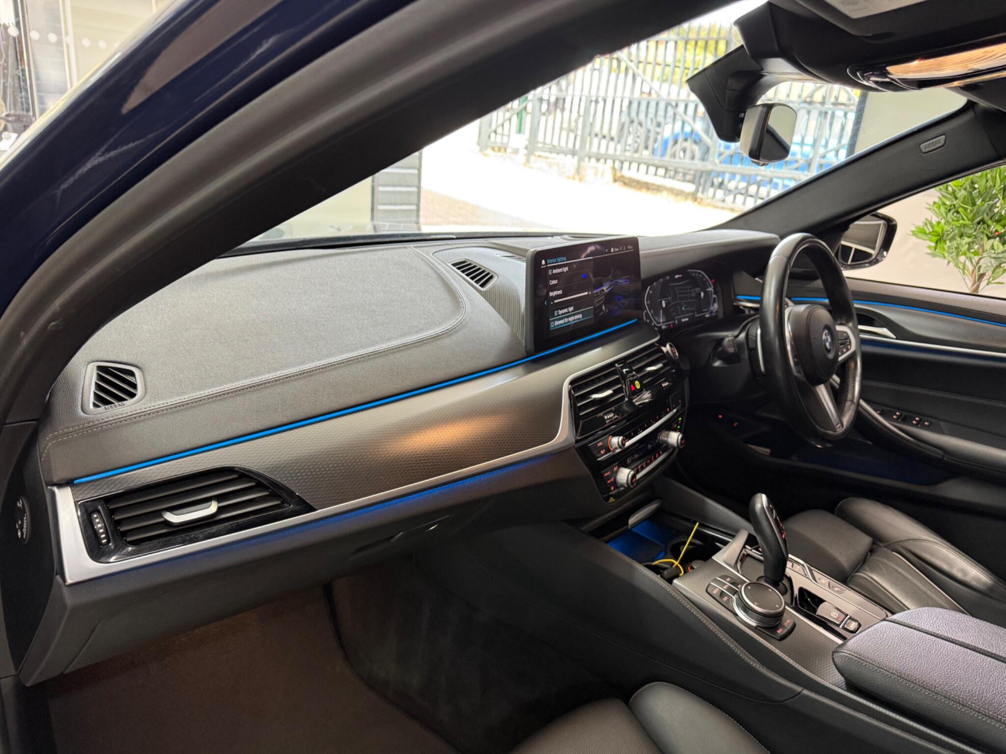 BMW 5 Series view 32