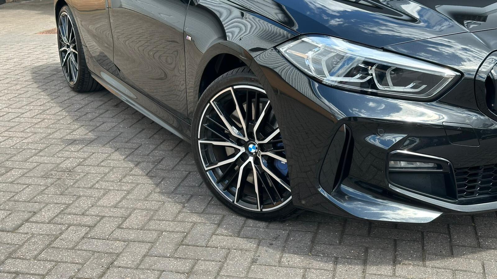BMW 1 Series view 3