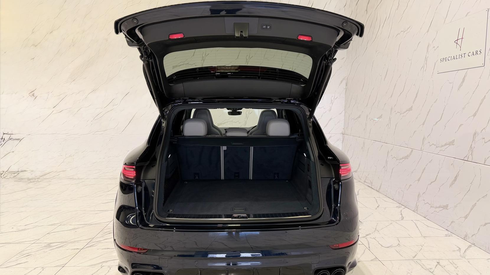 Porsche Cayenne view 45