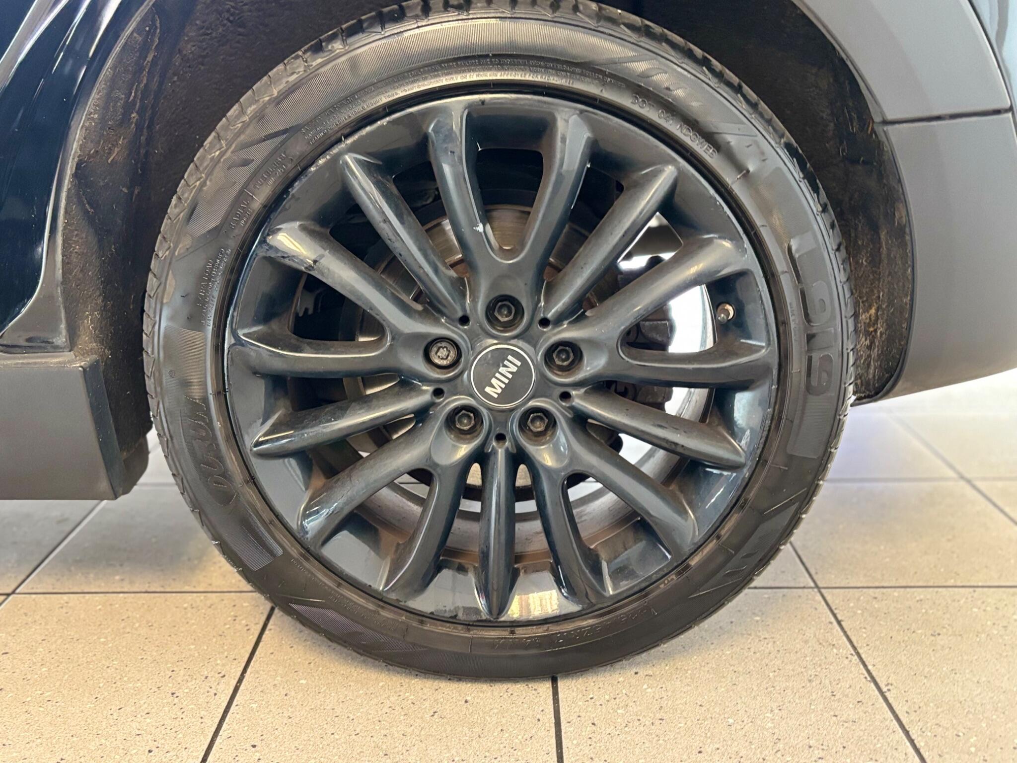 Mini Clubman view 19