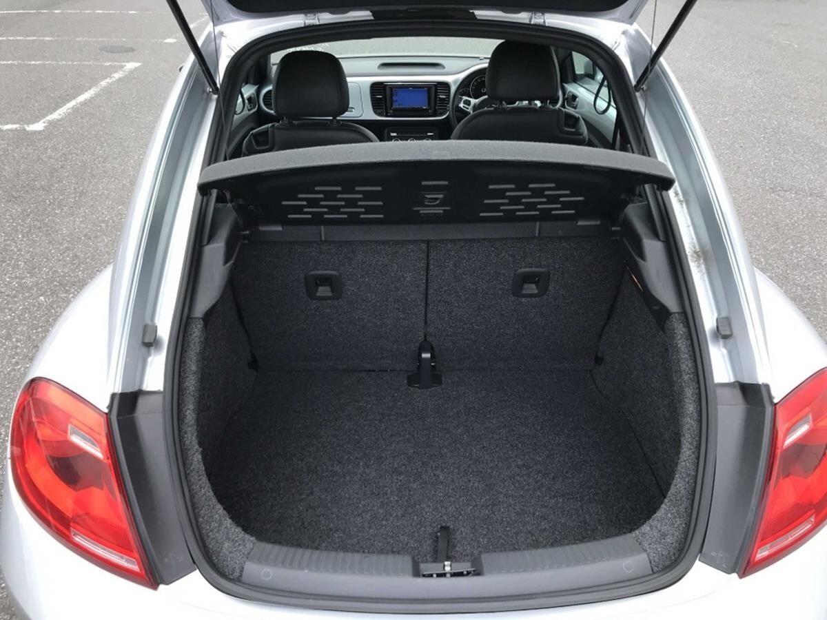 Volkswagen Beetle view 7