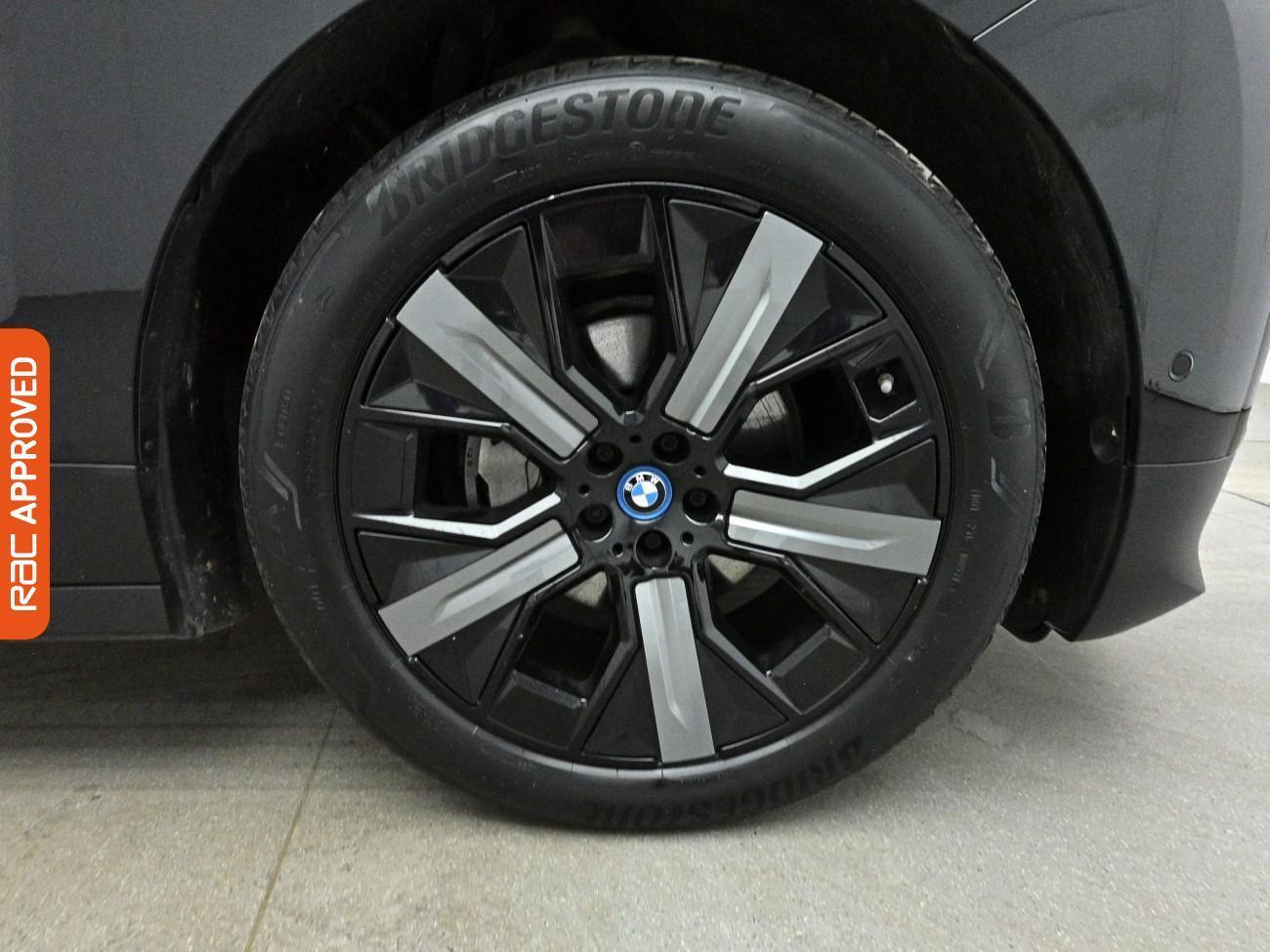 BMW Ix view 32
