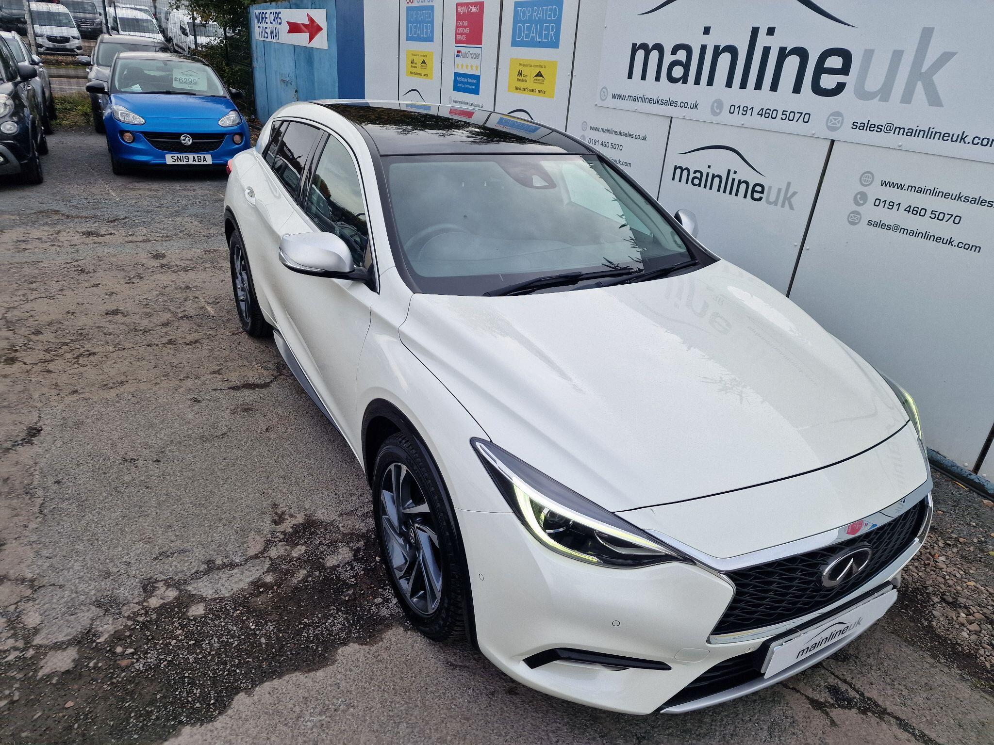 Infiniti Q30