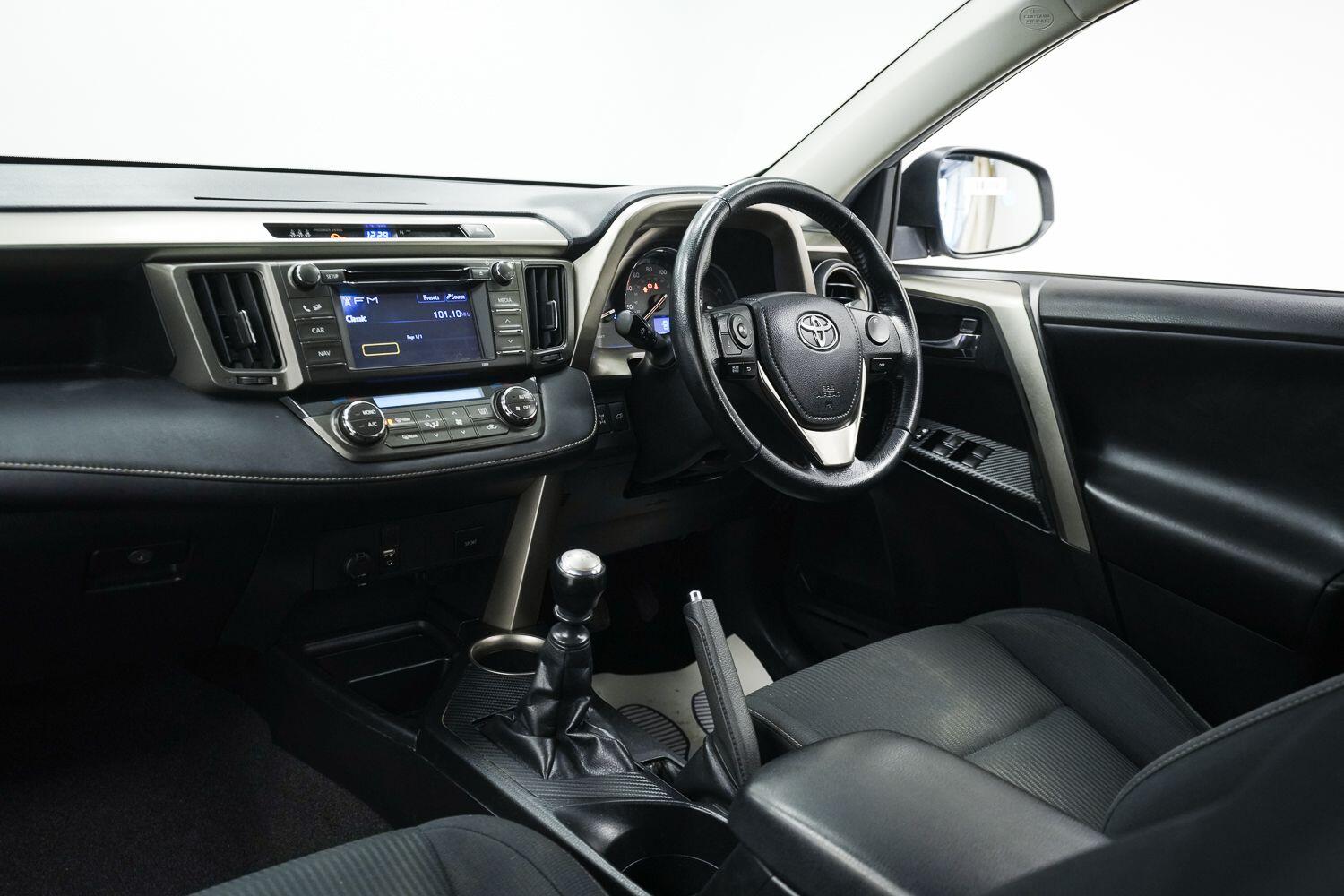Toyota Rav4 view 25