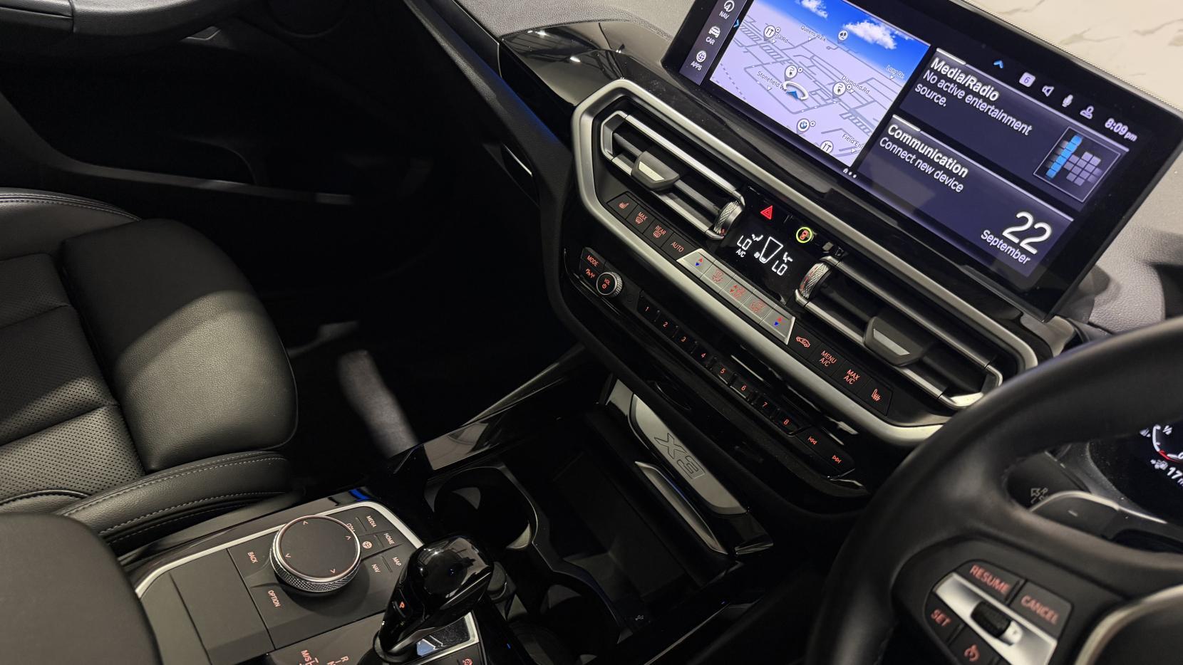 BMW X3 view 24