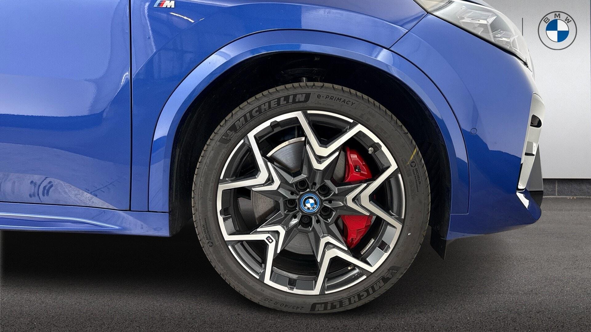 BMW Ix2 view 14