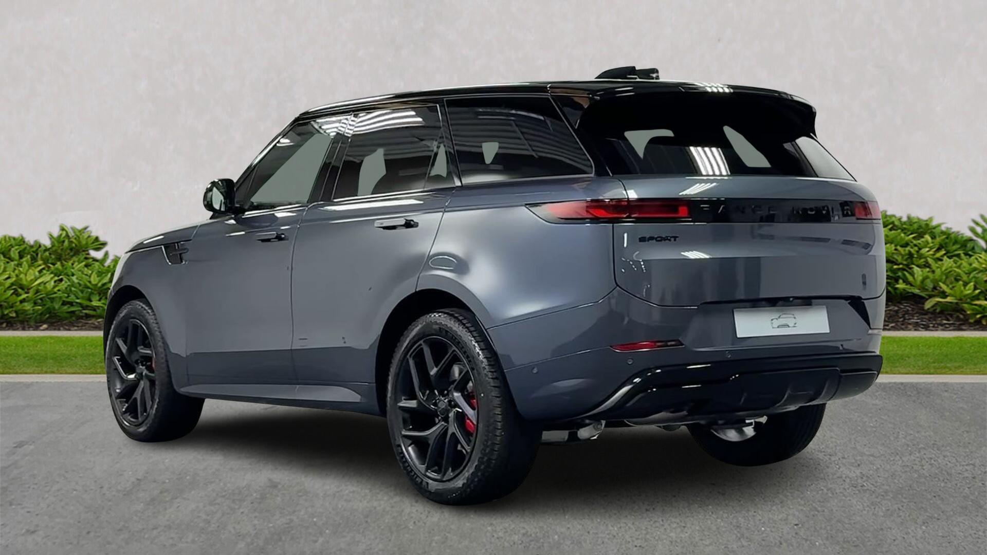 Land Rover Range Rover Sport view 2