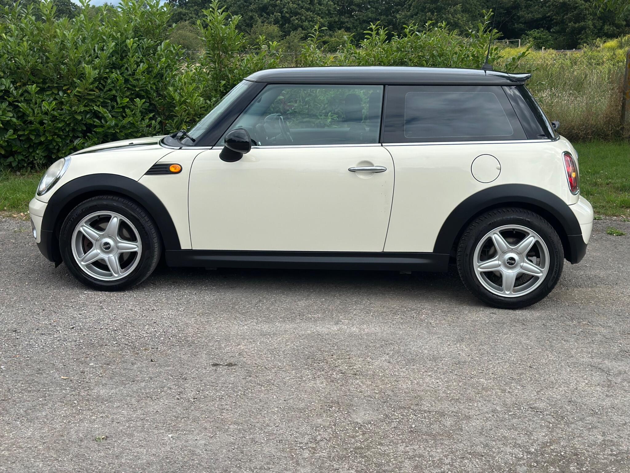 Mini Hatch view 17