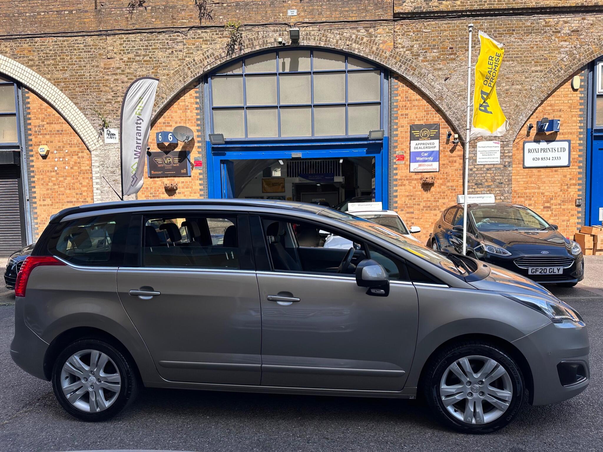 Peugeot 5008 view 11