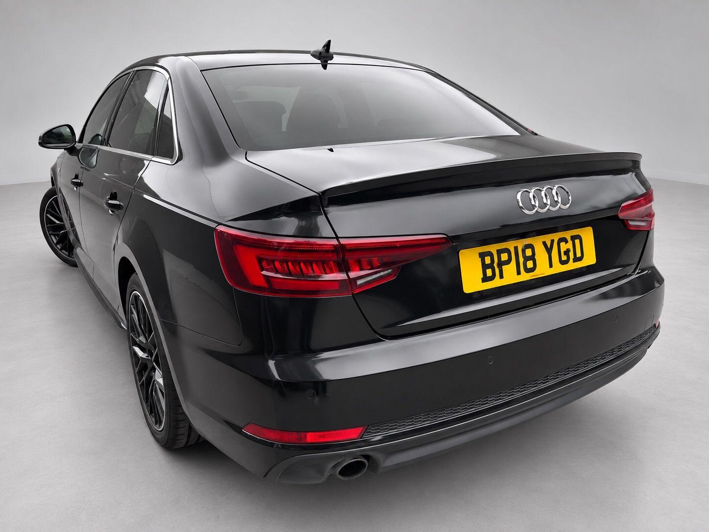 Audi A4 view 14