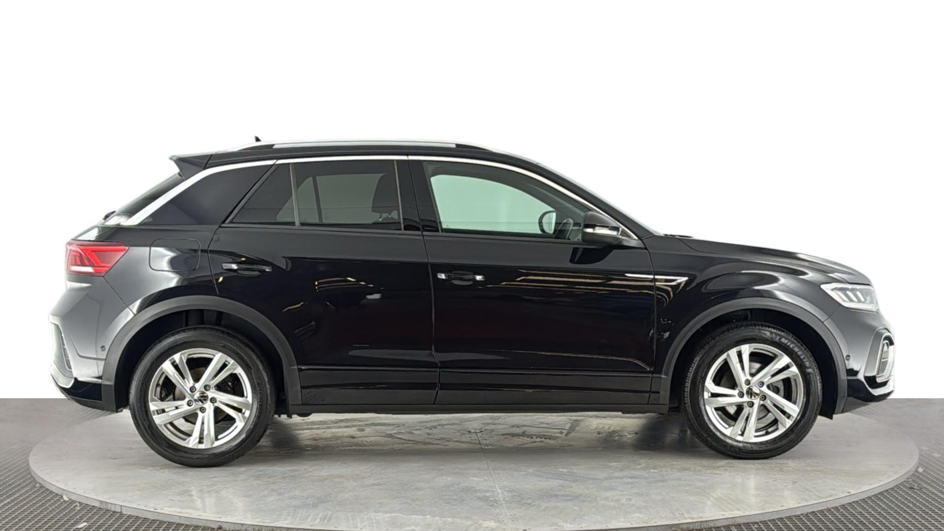 Volkswagen T-Roc view 3