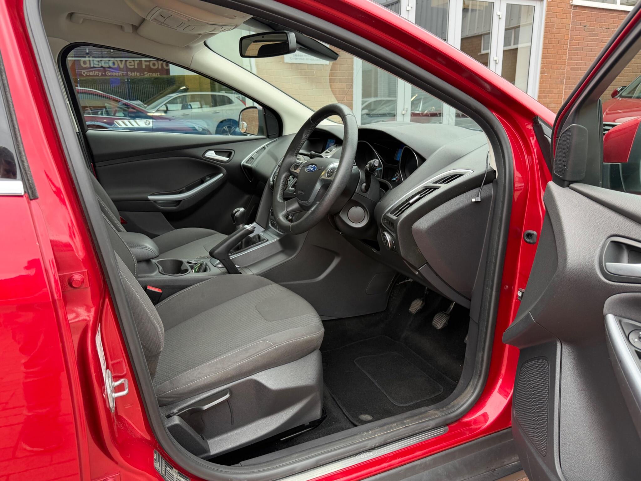 Ford Focus view 71