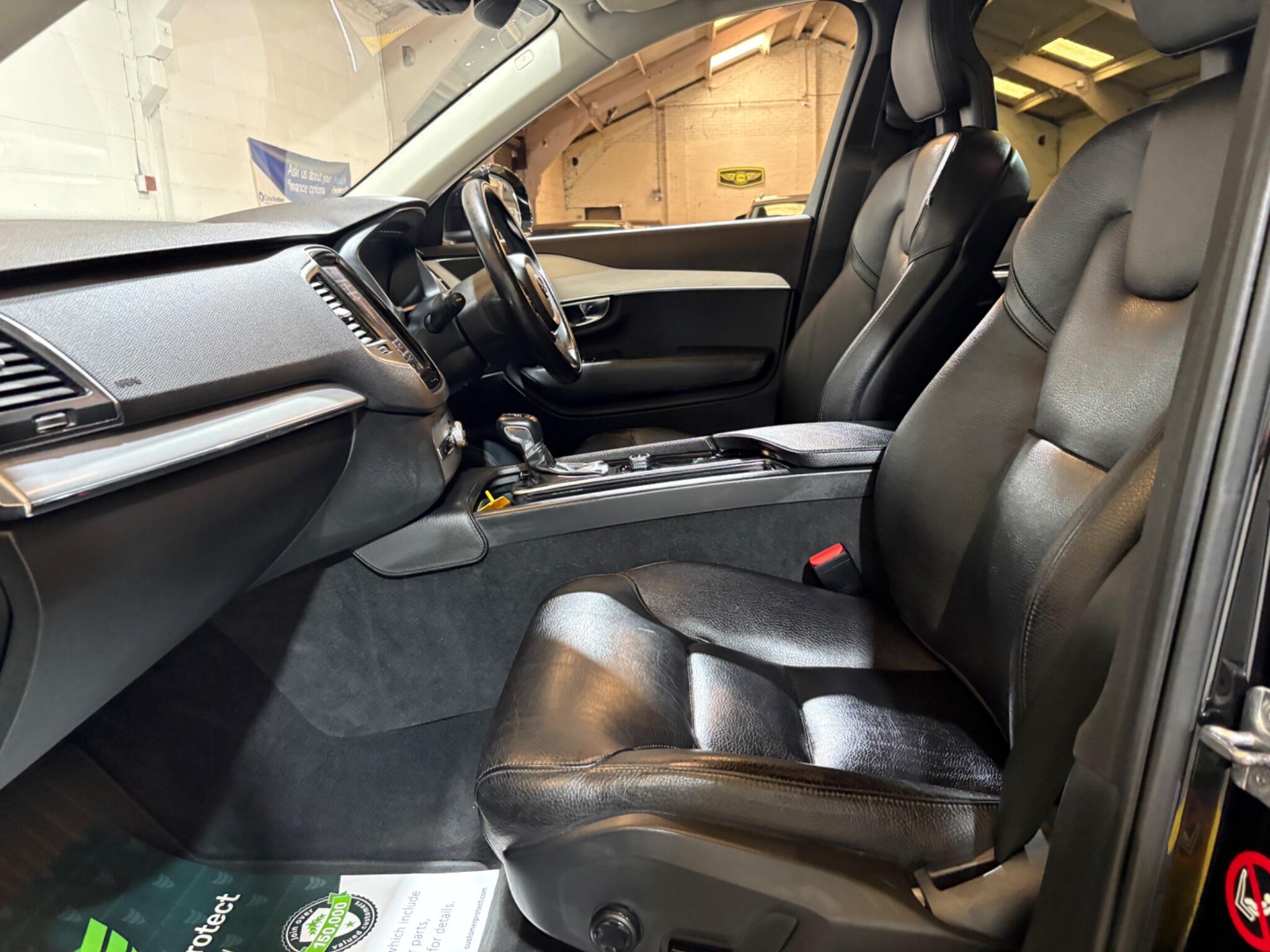 Volvo XC90 view 59