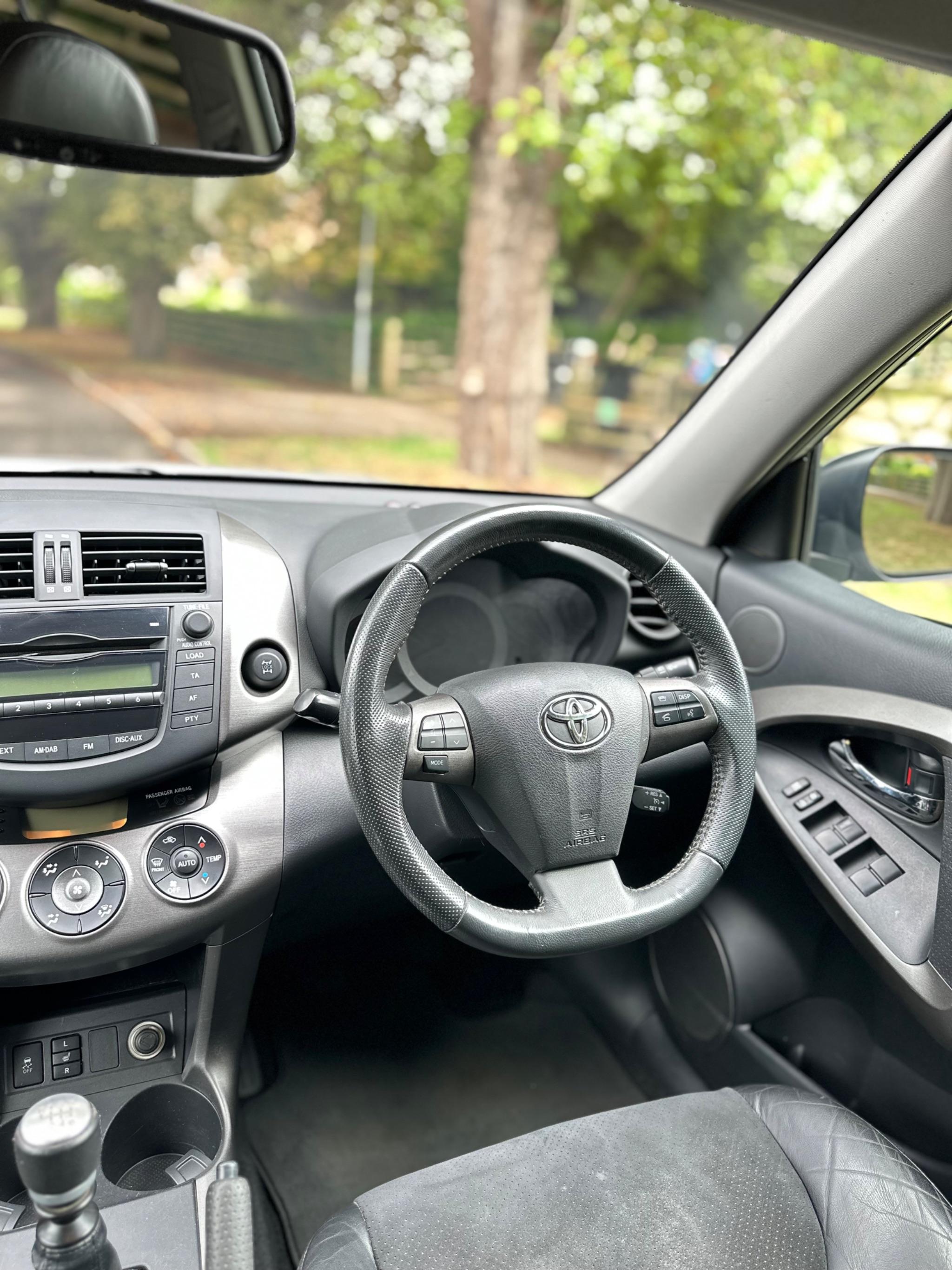 2010 Toyota RAV4 image 24