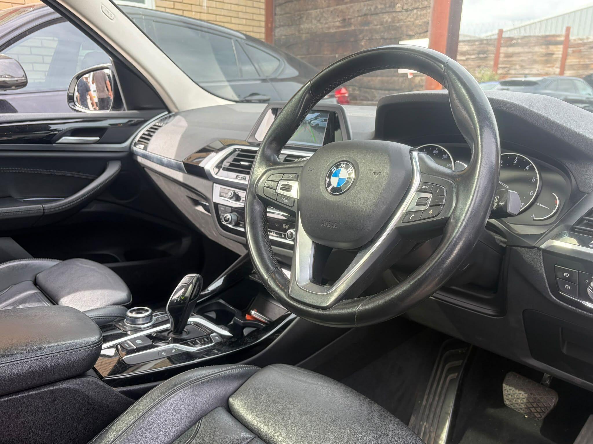 BMW X3 view 11