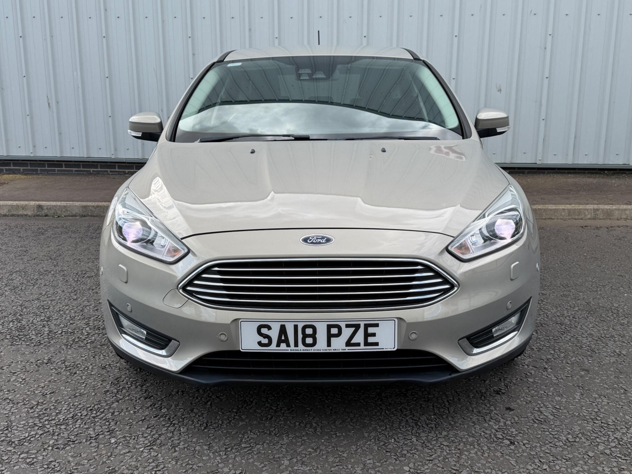 Ford Focus view 5