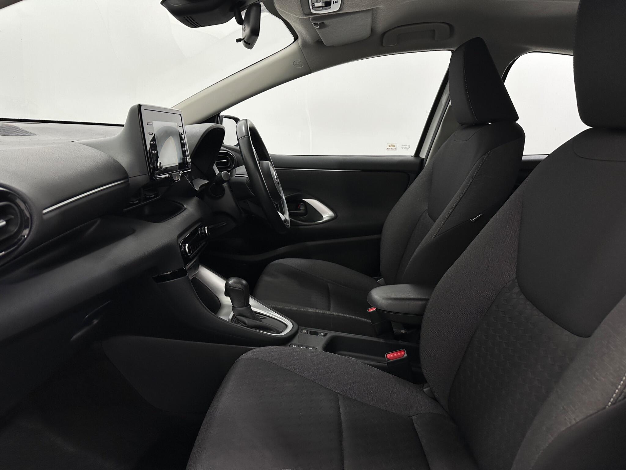Toyota Yaris view 33