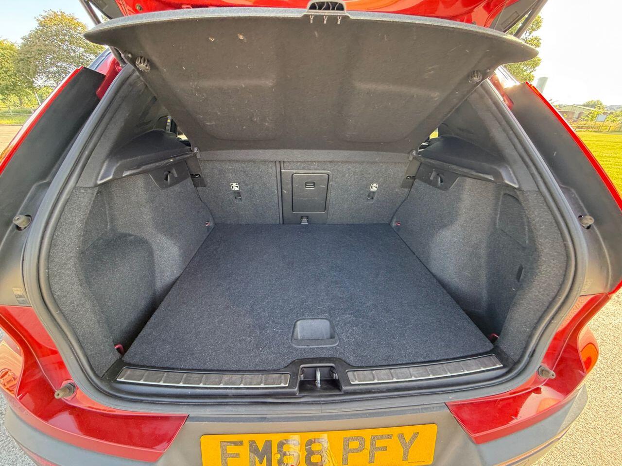 Volvo XC40 view 43