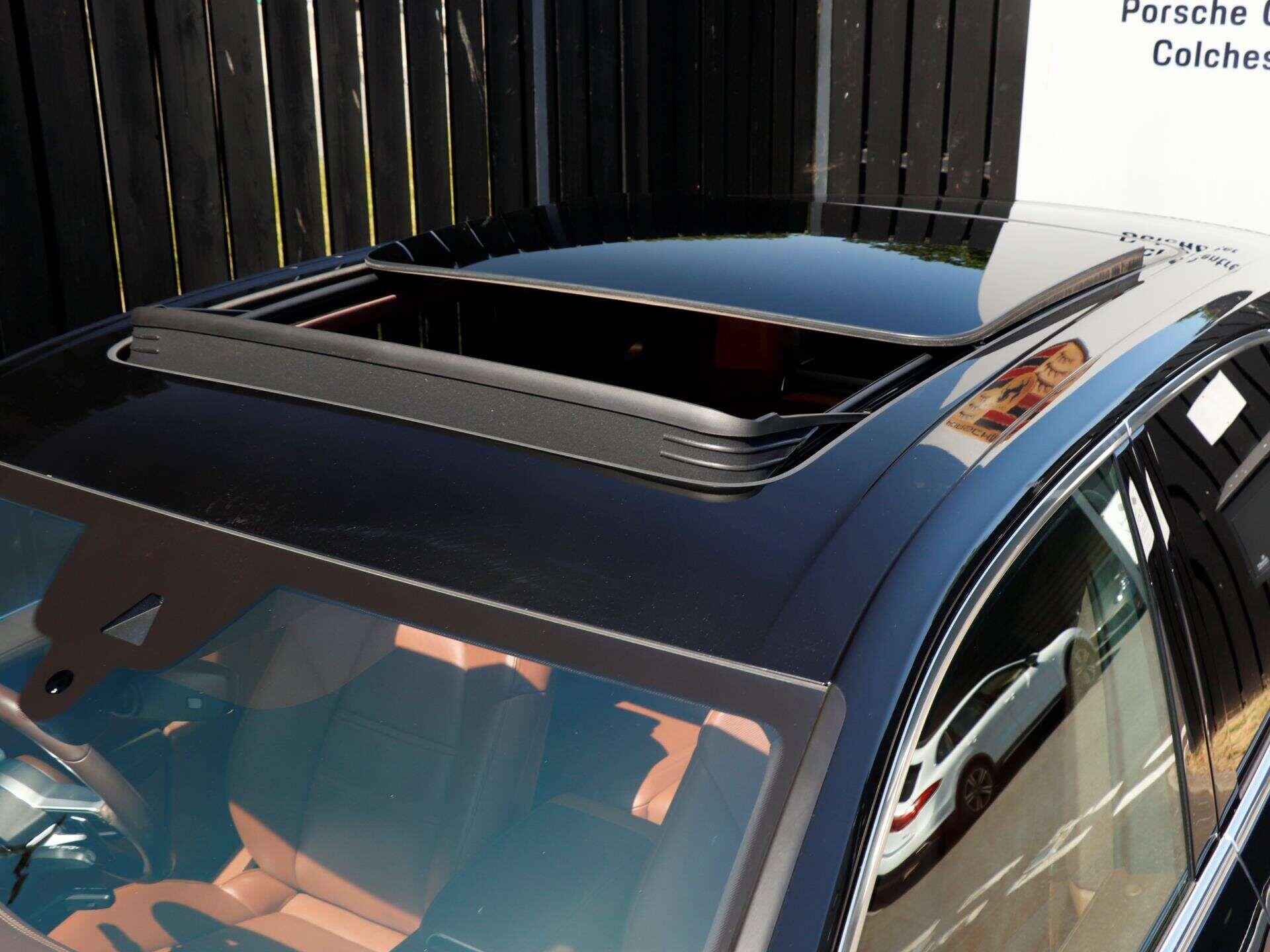 Porsche Cayenne view 32