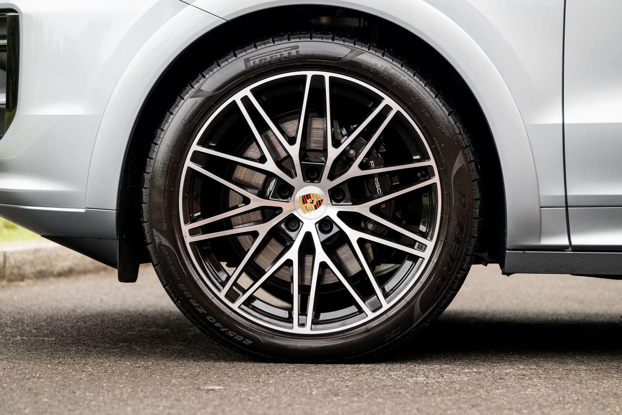 Porsche Cayenne view 24