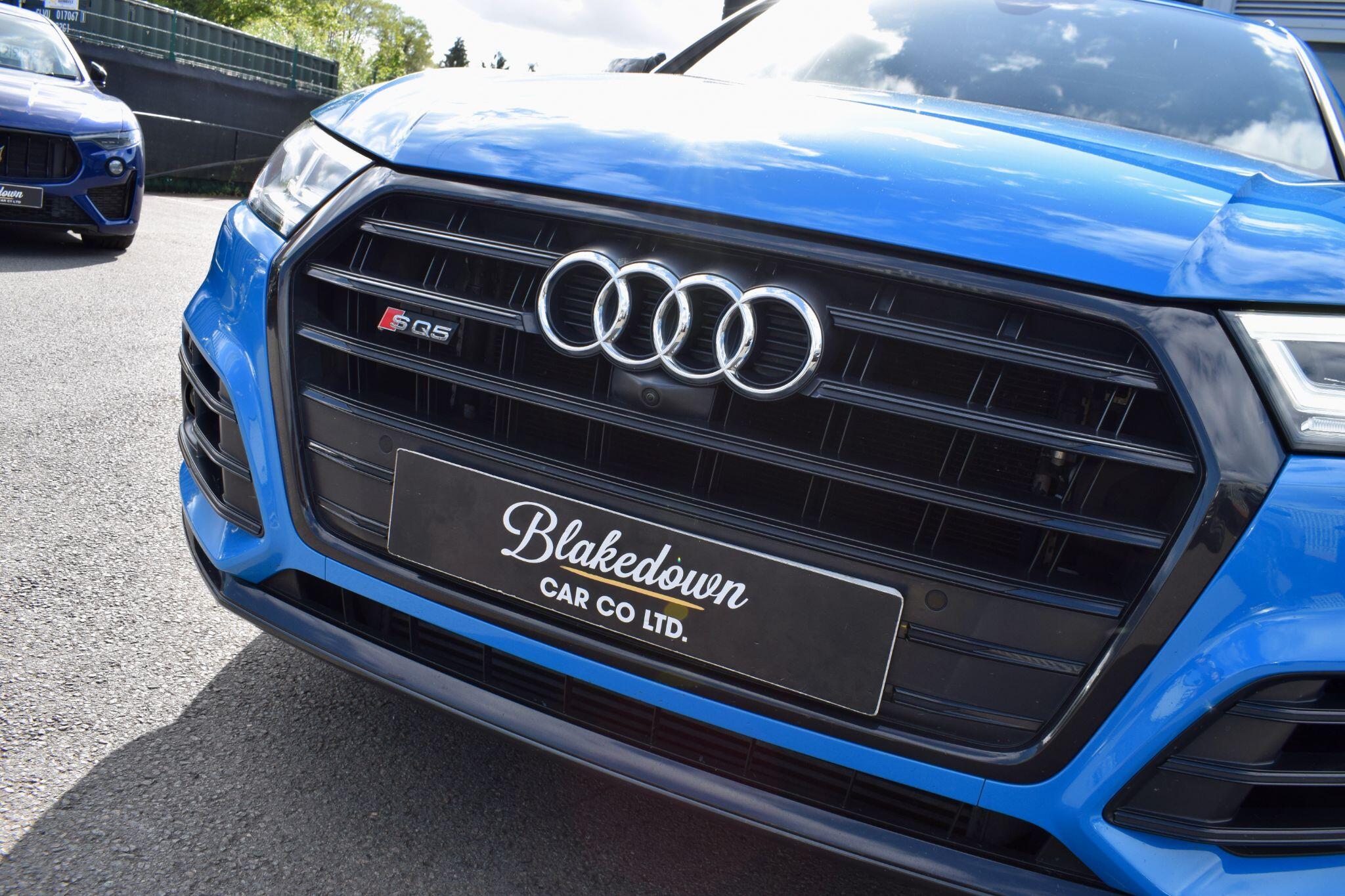 Audi SQ5 view 47