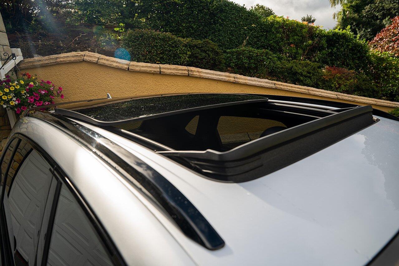 Bentley Bentayga view 34