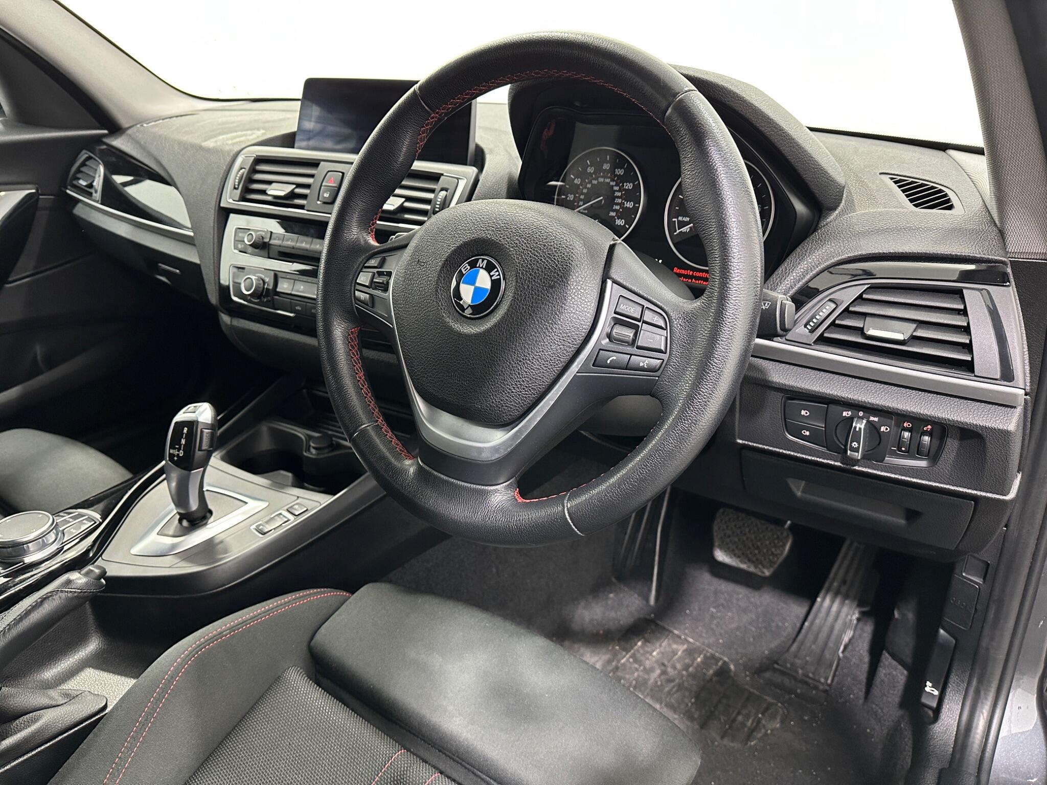 BMW 1 Series view 11