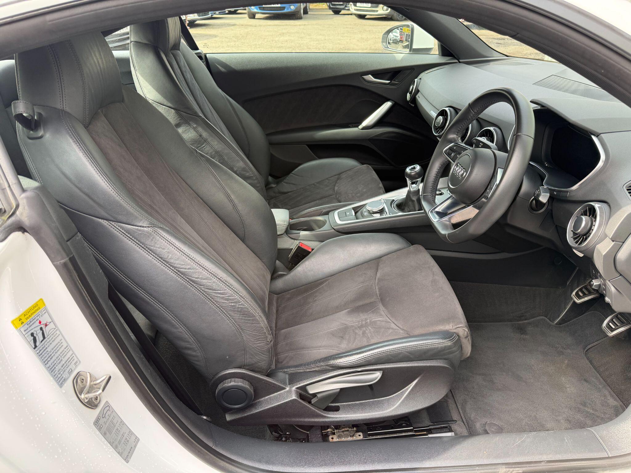 Audi TT view 15
