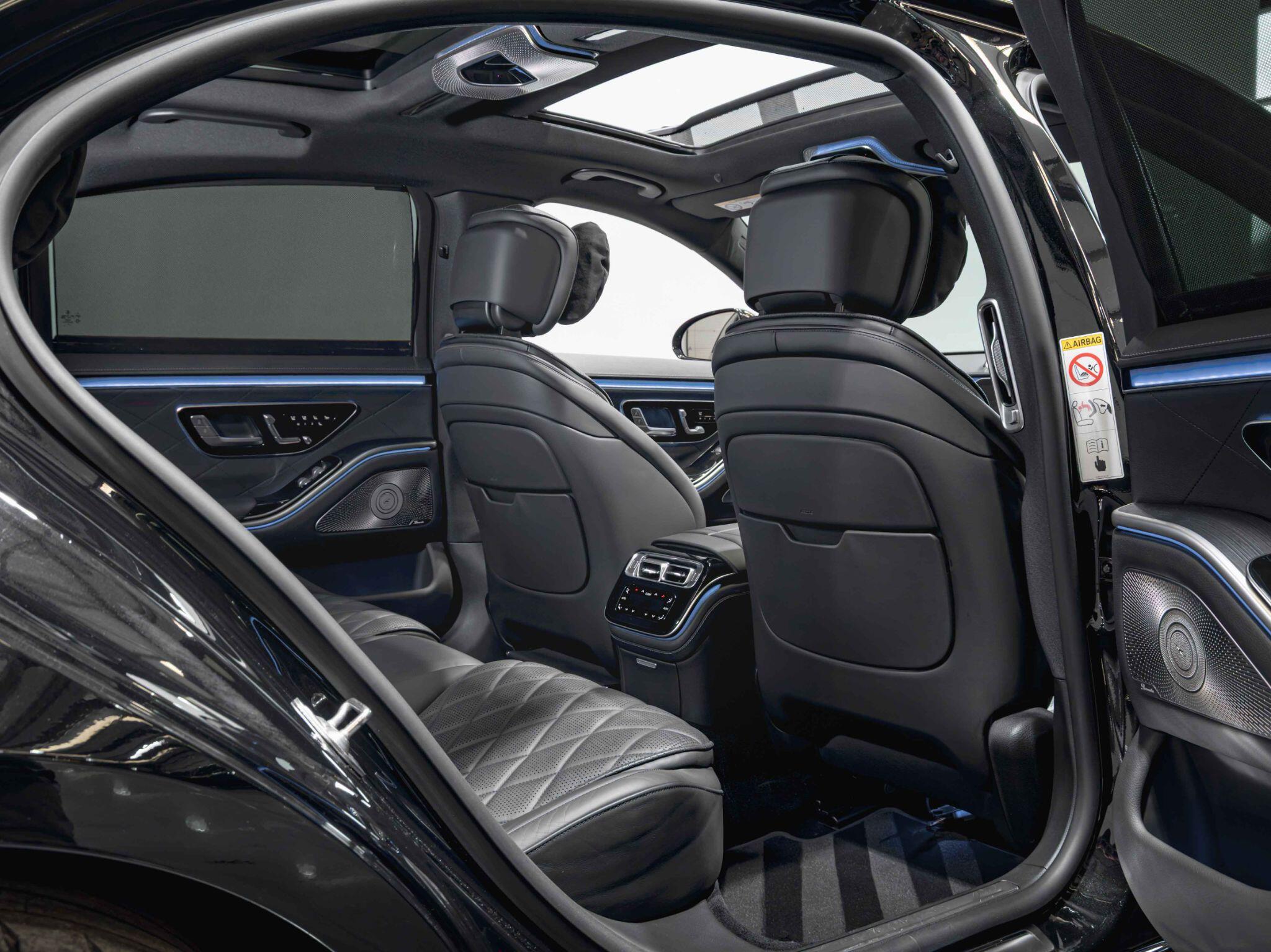 Mercedes-Benz S Class view 32