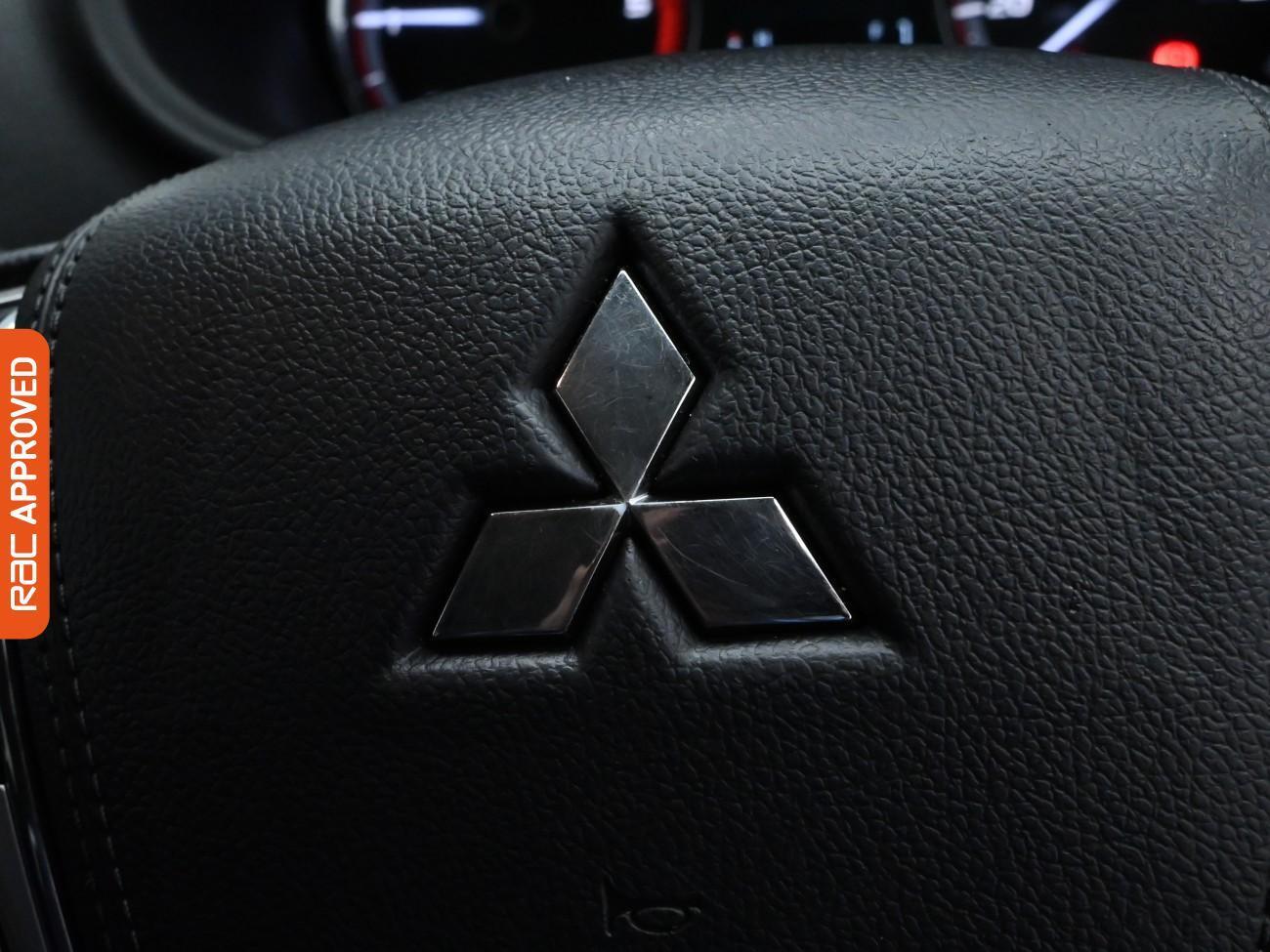Mitsubishi L200 view 19