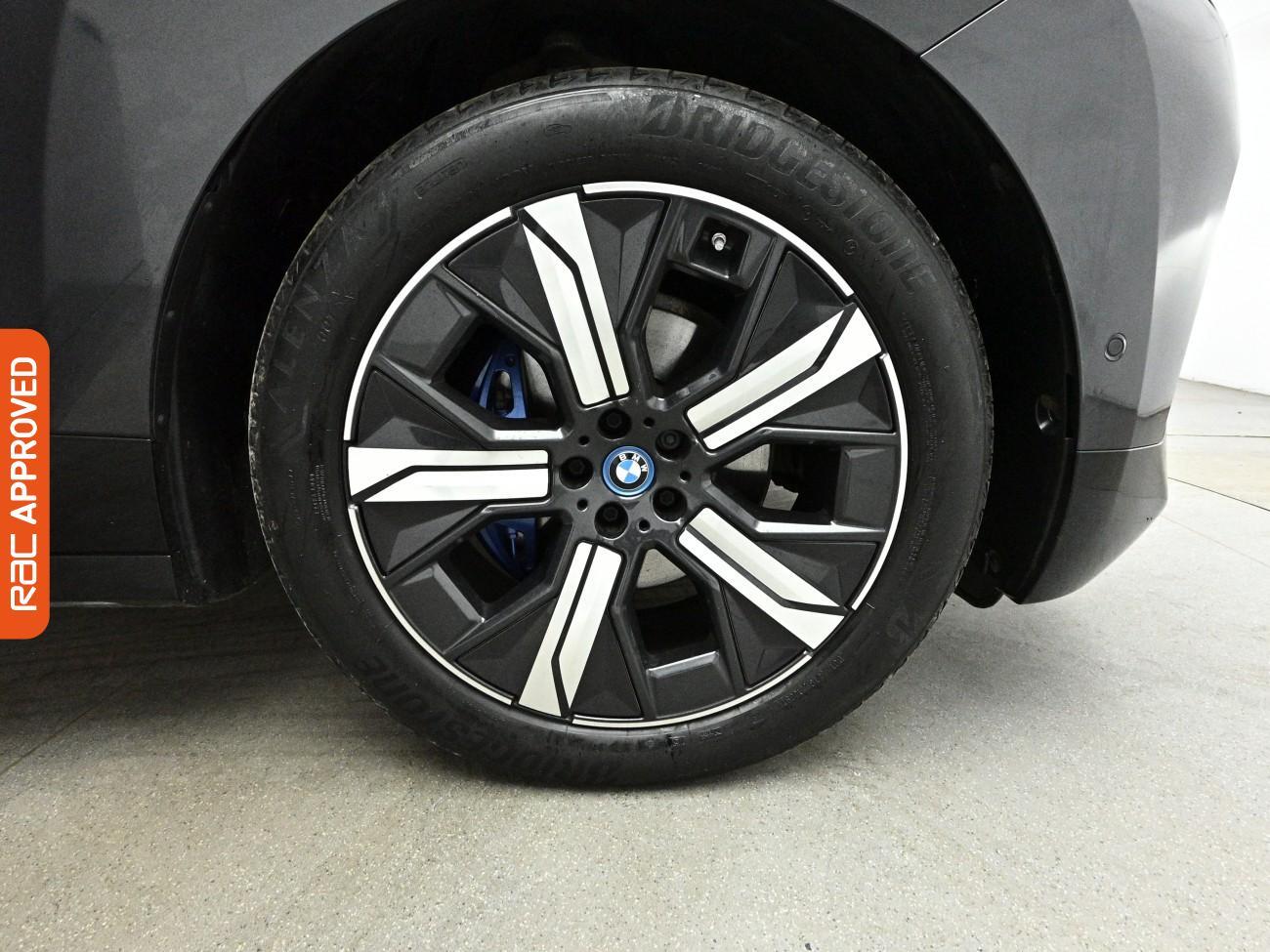 BMW Ix view 17