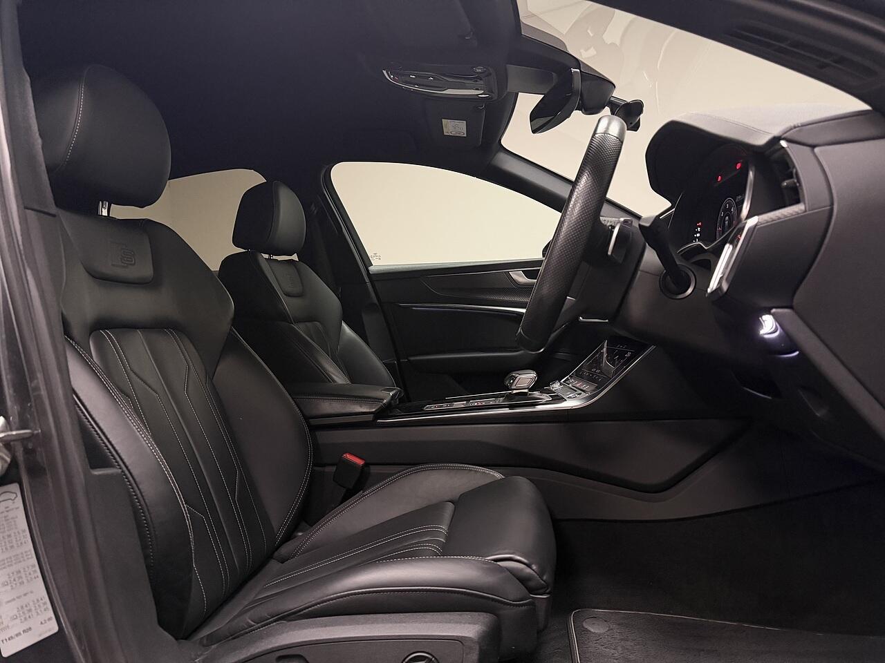 Audi A6 view 13