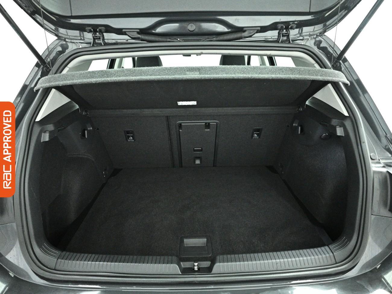 Volkswagen Golf view 24