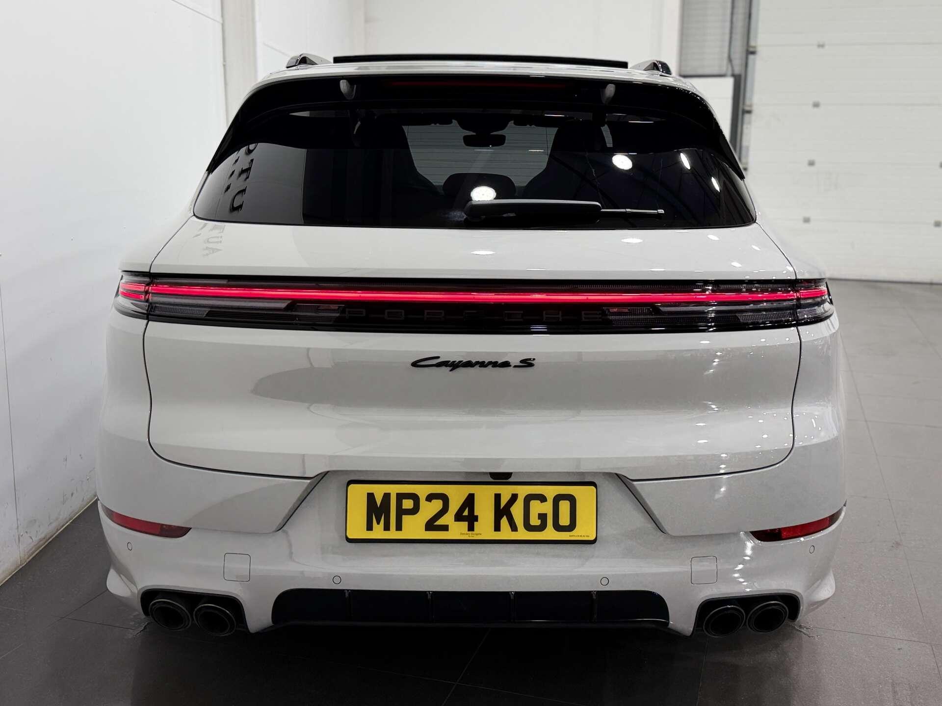 Porsche Cayenne view 7